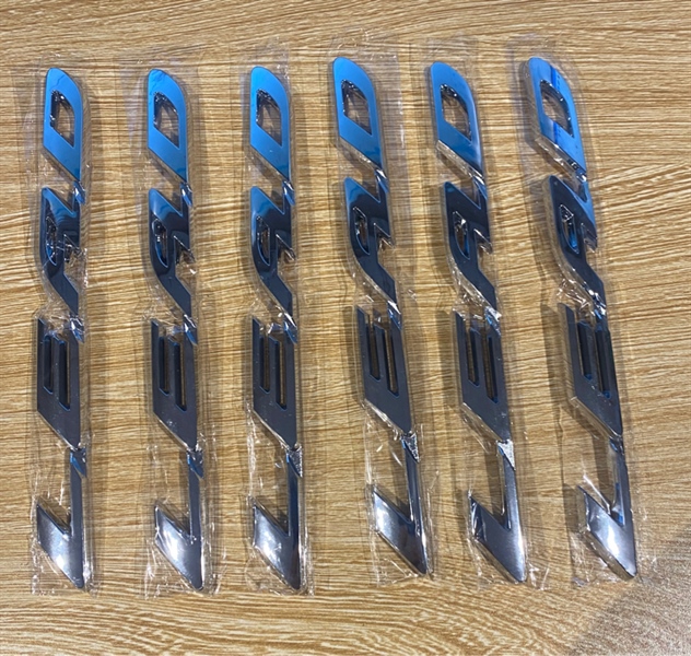 Tem chữ Lead Bạc đẹp