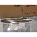 ốp sườn phải trên *NHB24M* -bạc